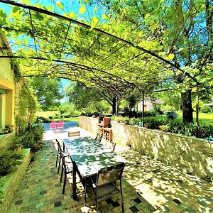 Domaine De Laudun De Groupe Et D'hôtes Couette-café Villeneuve-de-Berg